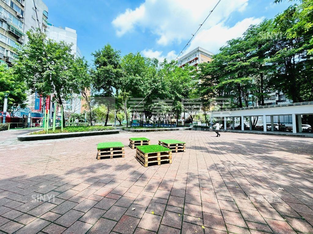 國泰景園兩房有陽台房屋室內格局與周邊環境