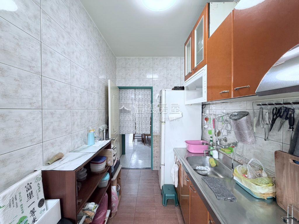 中和近捷運二樓美寓房屋室內格局與周邊環境