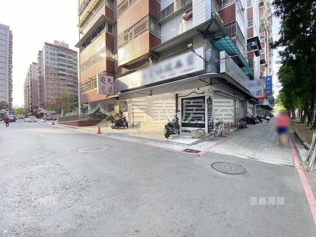 近美術館．大面寬角窗店面房屋室內格局與周邊環境
