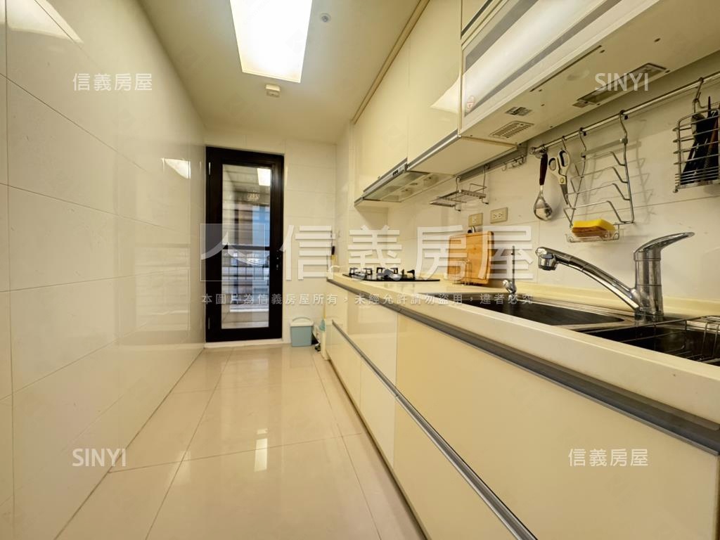 麗寶世紀館溫馨四房車位房屋室內格局與周邊環境