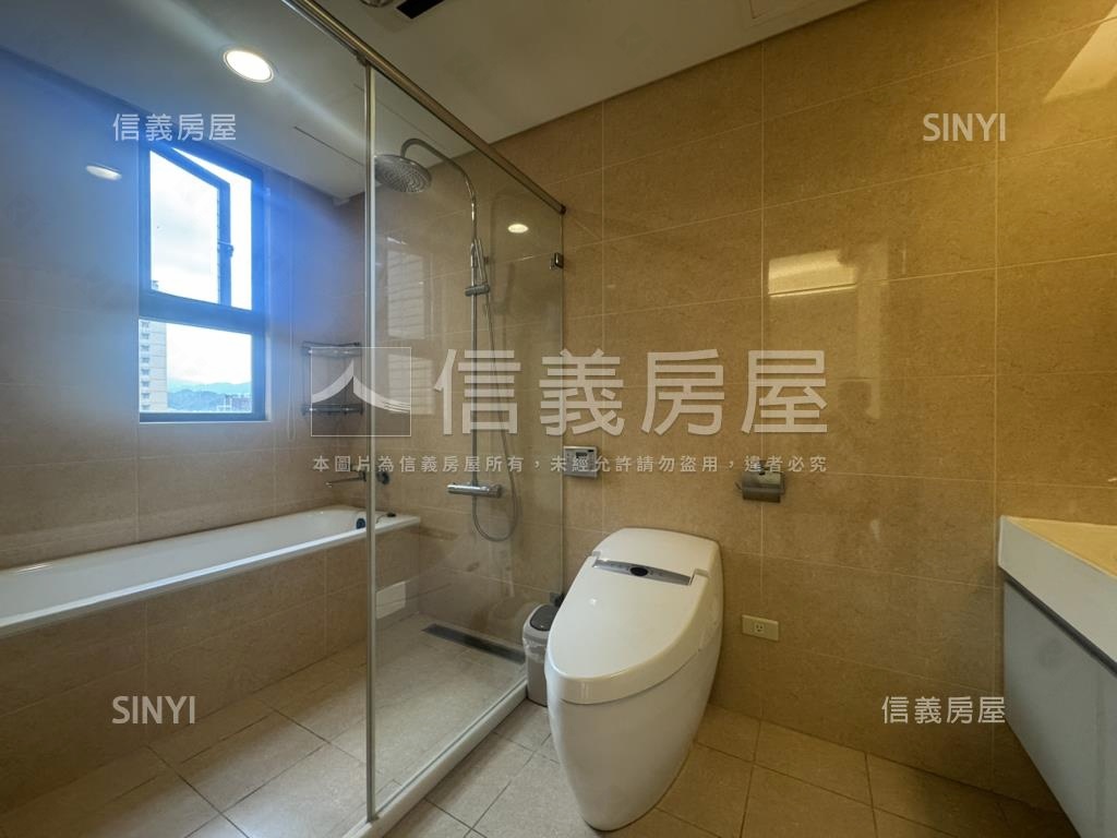 麗寶世紀館溫馨四房車位房屋室內格局與周邊環境