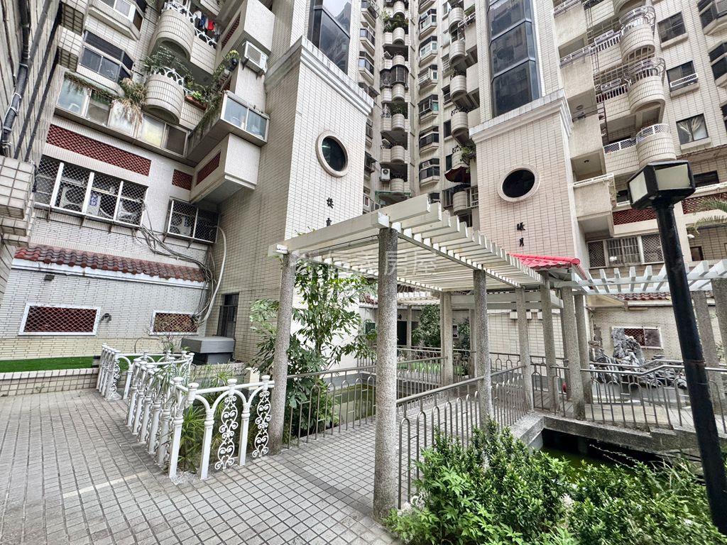 市府商圈．樓中樓美邸房屋室內格局與周邊環境