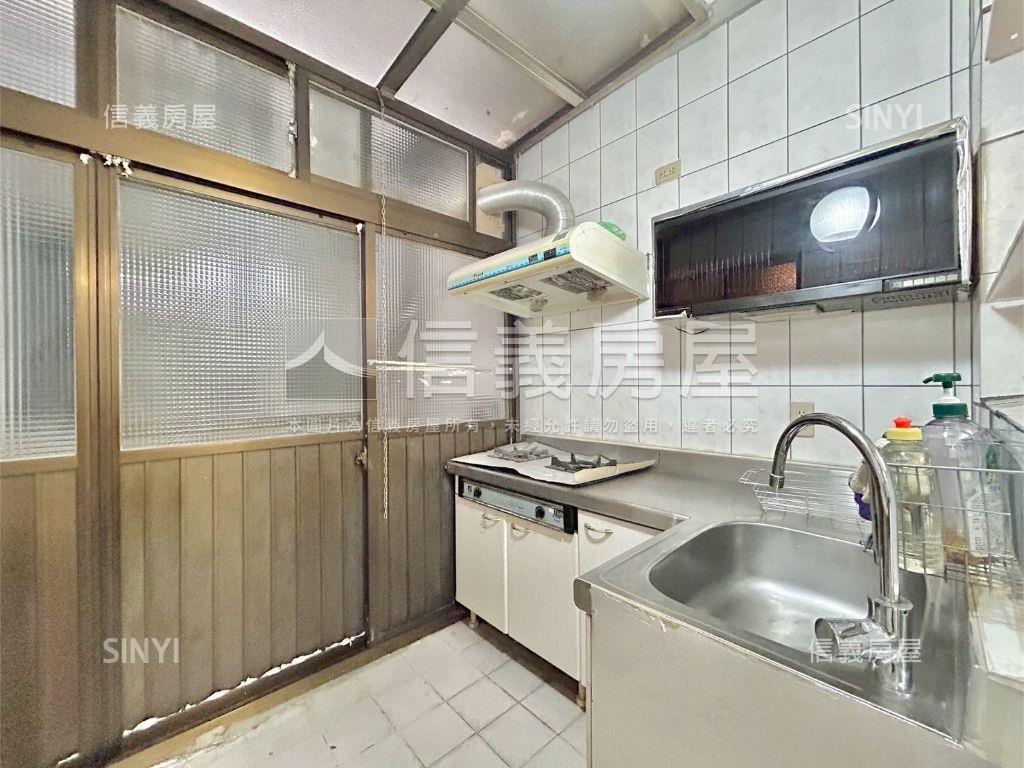 店長推薦東園培英三房房屋室內格局與周邊環境