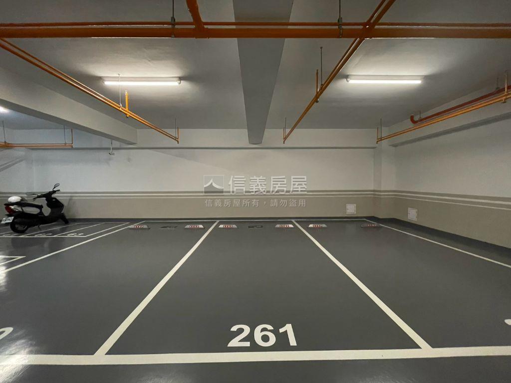 崑庭敦品２房露臺平車房屋室內格局與周邊環境