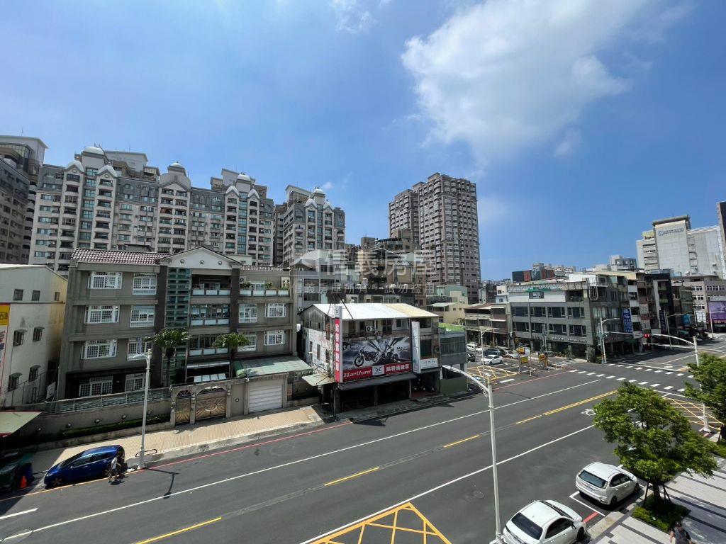 崑庭敦品２房露臺平車房屋室內格局與周邊環境