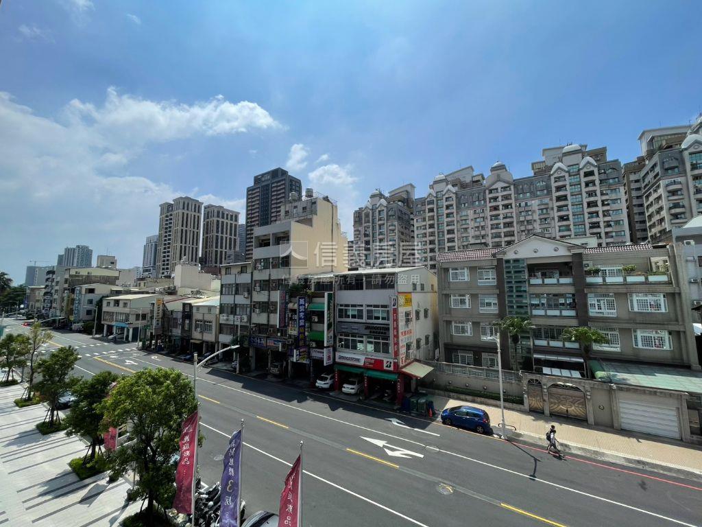 崑庭敦品２房露臺平車房屋室內格局與周邊環境