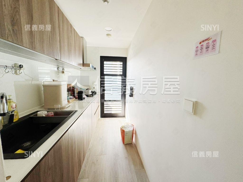 碧湖君鄰絕品兩房平面車位房屋室內格局與周邊環境