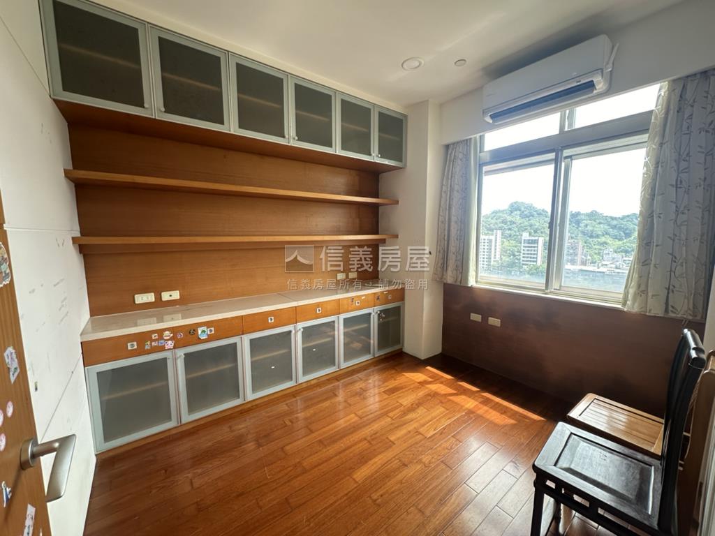 新光河堤景觀賞房屋室內格局與周邊環境