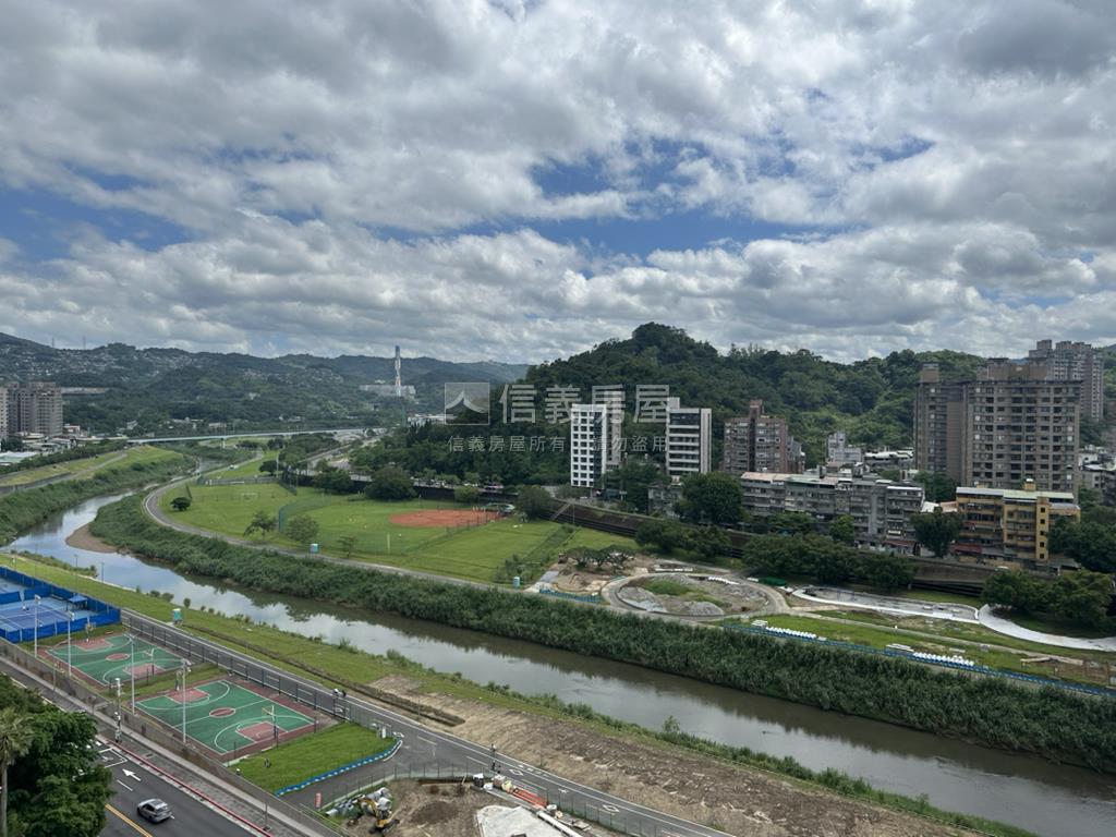 新光河堤景觀賞房屋室內格局與周邊環境