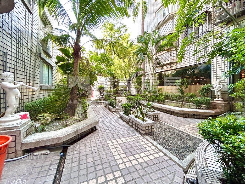 新堀江商圈露臺採光大四房房屋室內格局與周邊環境