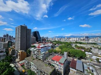 安家藏玉前棟１２樓Ｅ戶