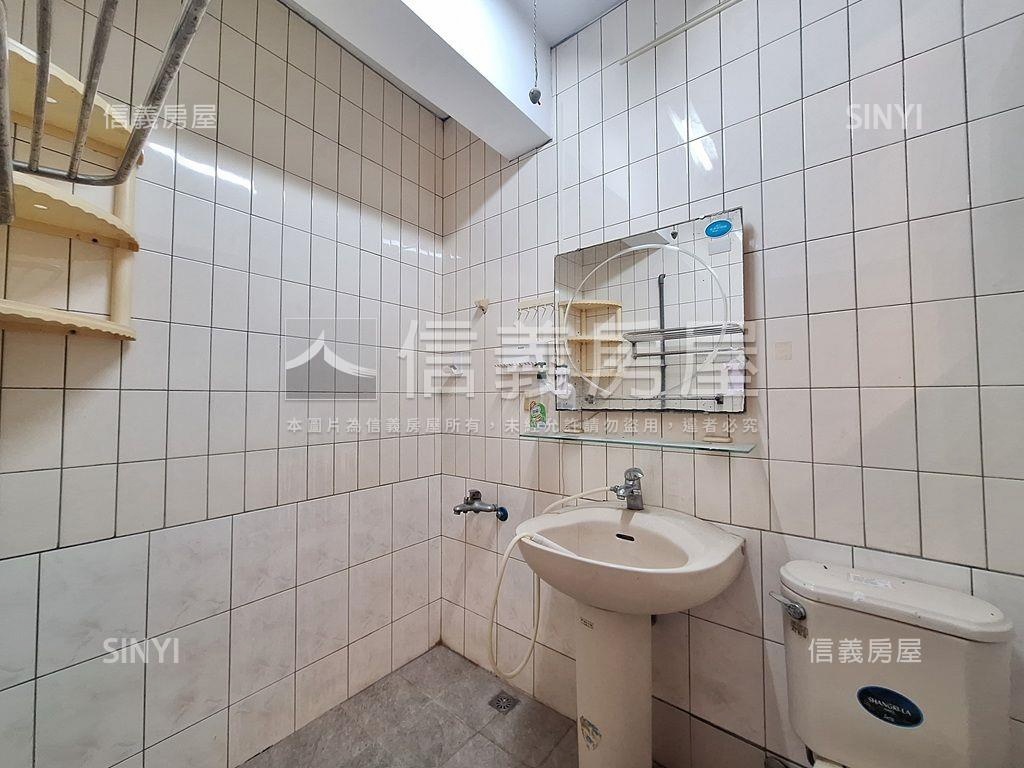 中央北自用收租不爬高二樓房屋室內格局與周邊環境