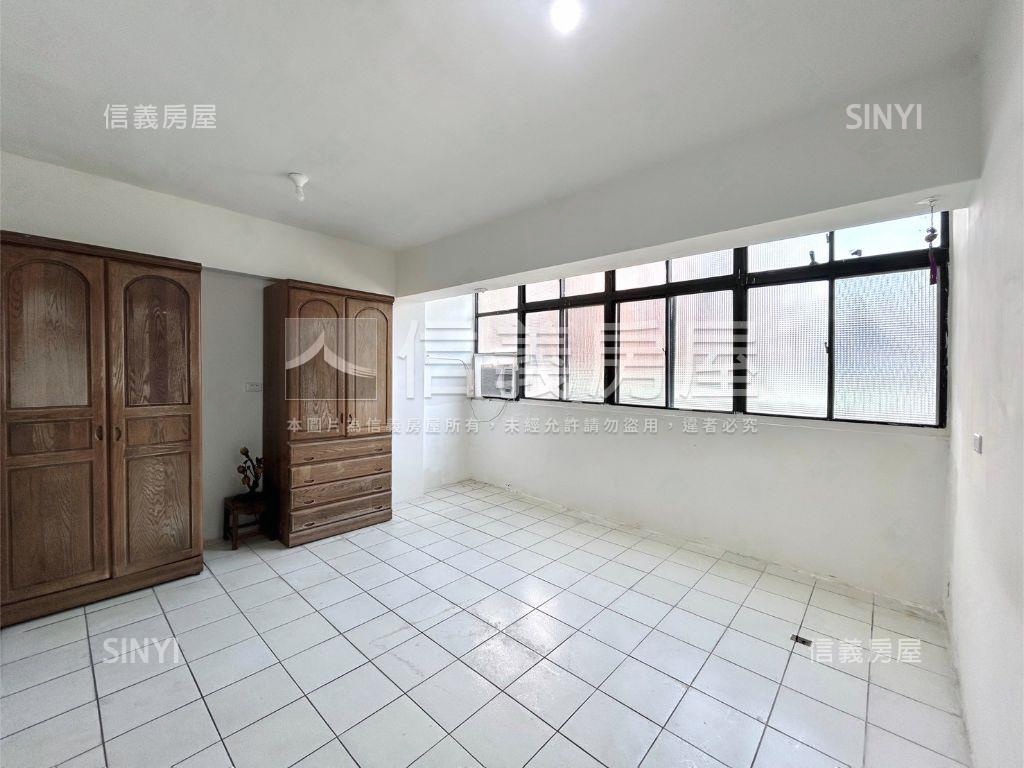 低總價曙光華廈房屋室內格局與周邊環境