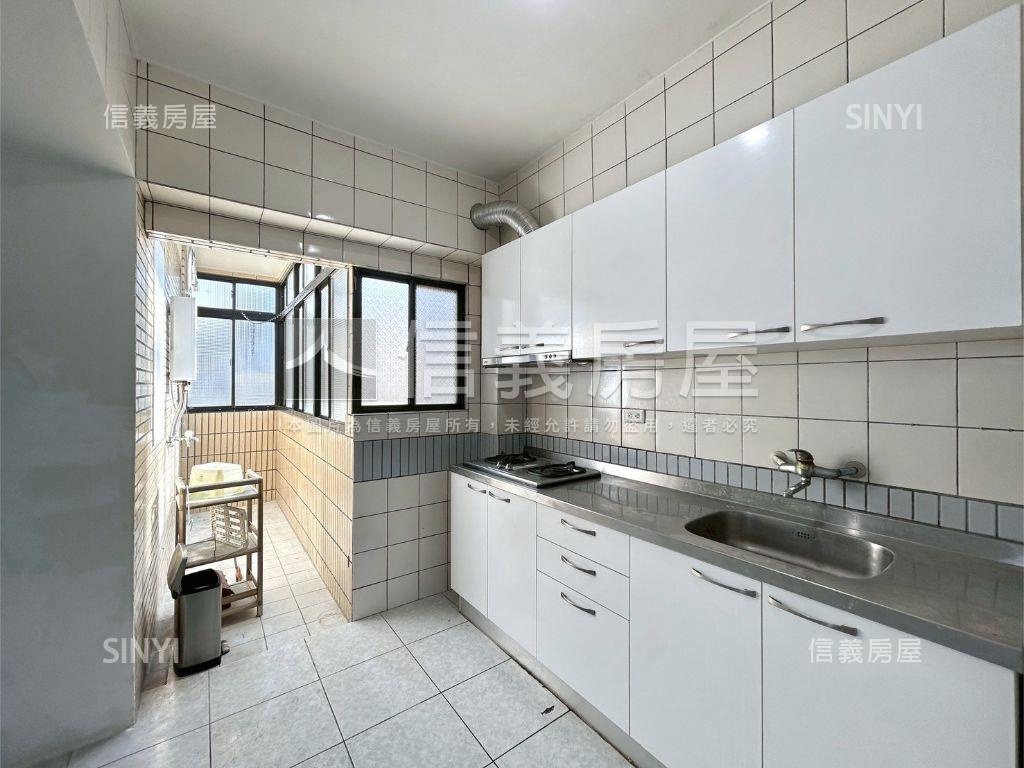 低總價曙光華廈房屋室內格局與周邊環境