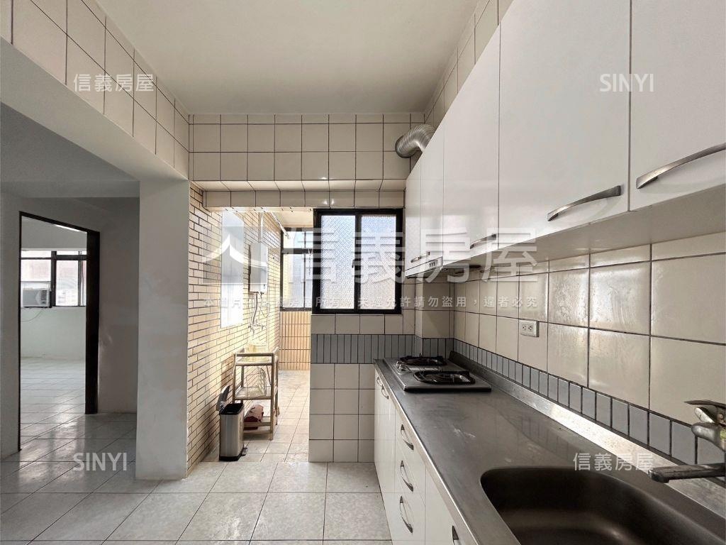 低總價曙光華廈房屋室內格局與周邊環境