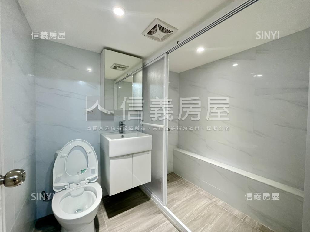 晶華商圈全新裝潢電梯三房房屋室內格局與周邊環境