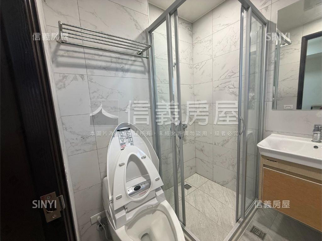 專任左營三鐵視野帝王平車房屋室內格局與周邊環境