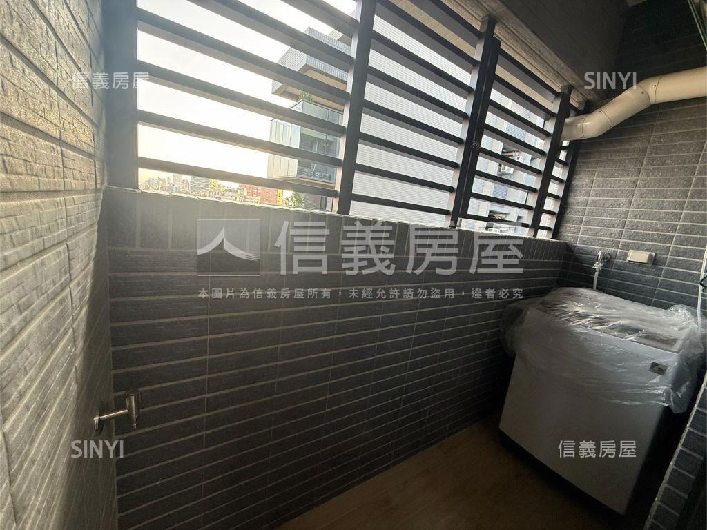 專任左營三鐵視野帝王平車房屋室內格局與周邊環境