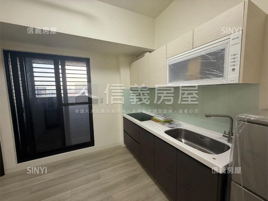 專任左營三鐵視野帝王平車房屋室內格局與周邊環境