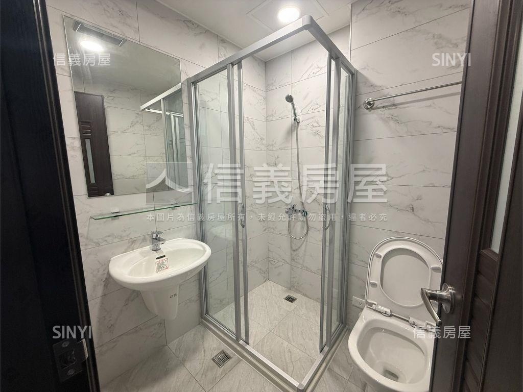 專任左營三鐵視野帝王平車房屋室內格局與周邊環境