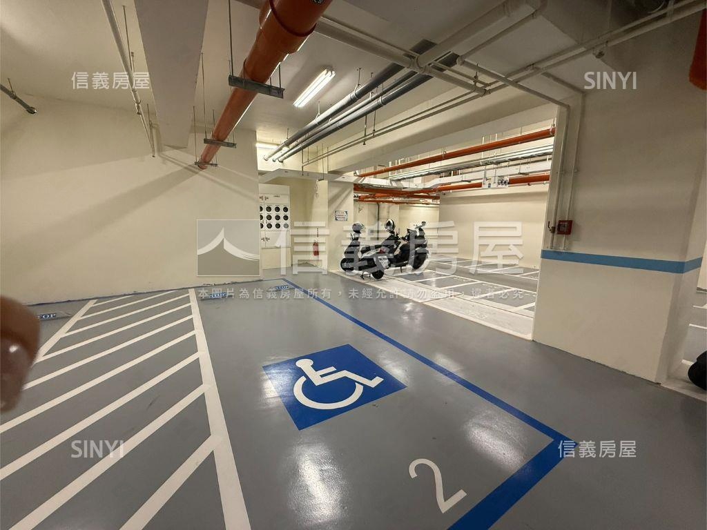 專任左營三鐵視野帝王平車房屋室內格局與周邊環境