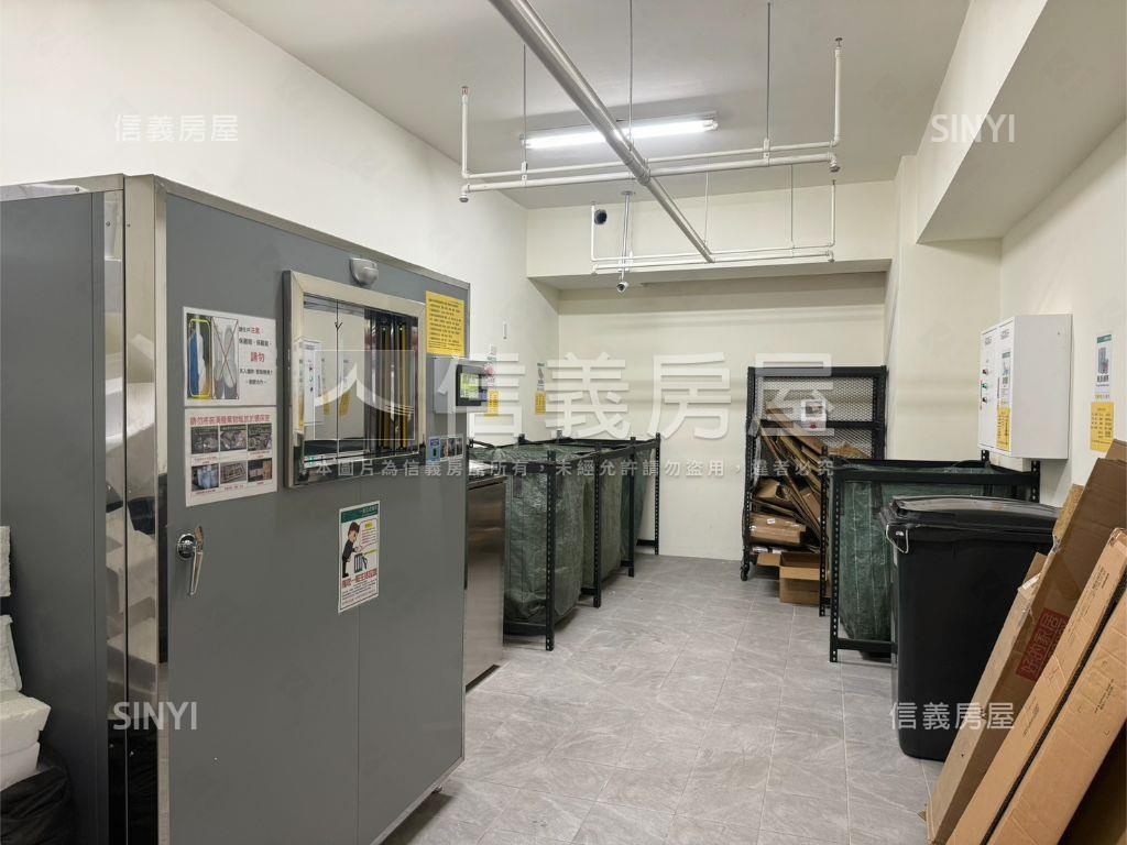 專任左營三鐵視野帝王平車房屋室內格局與周邊環境