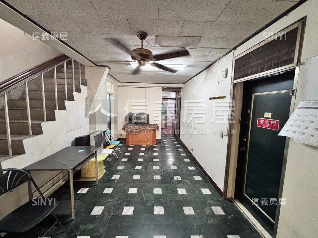 魔術空間健身公寓房屋室內格局與周邊環境