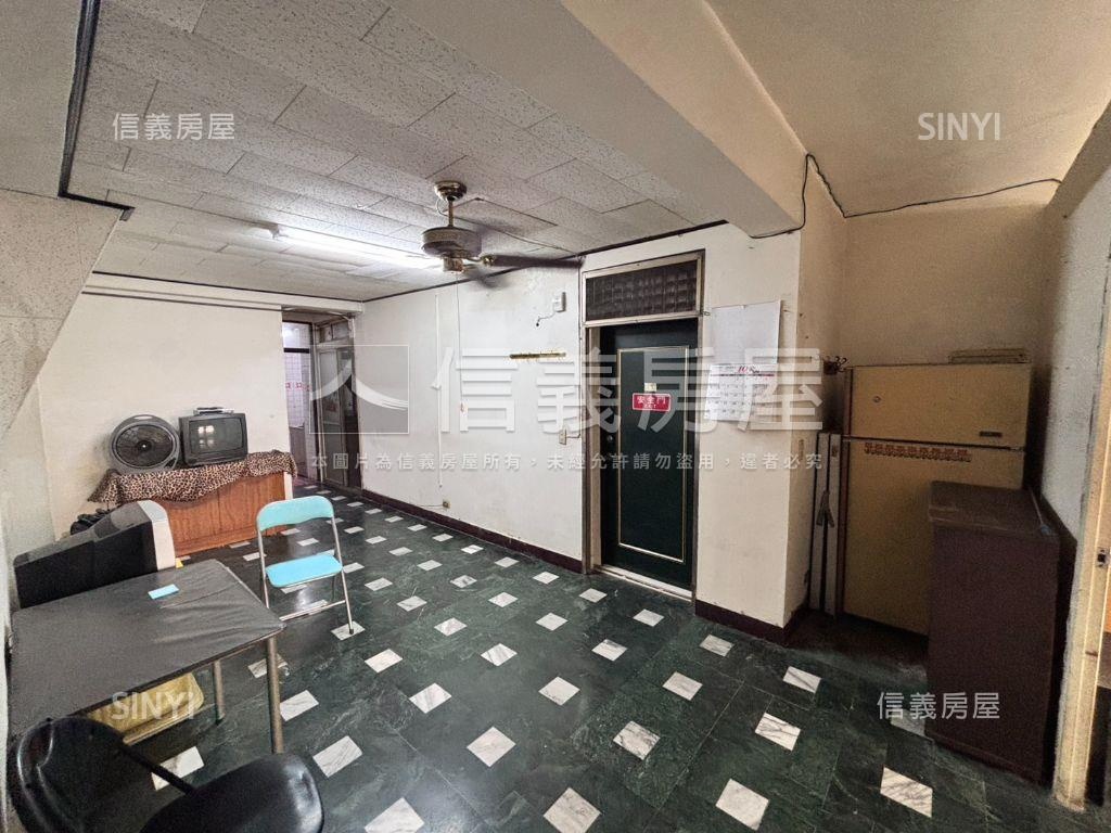 魔術空間健身公寓房屋室內格局與周邊環境