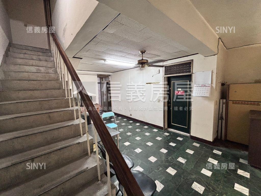 魔術空間健身公寓房屋室內格局與周邊環境