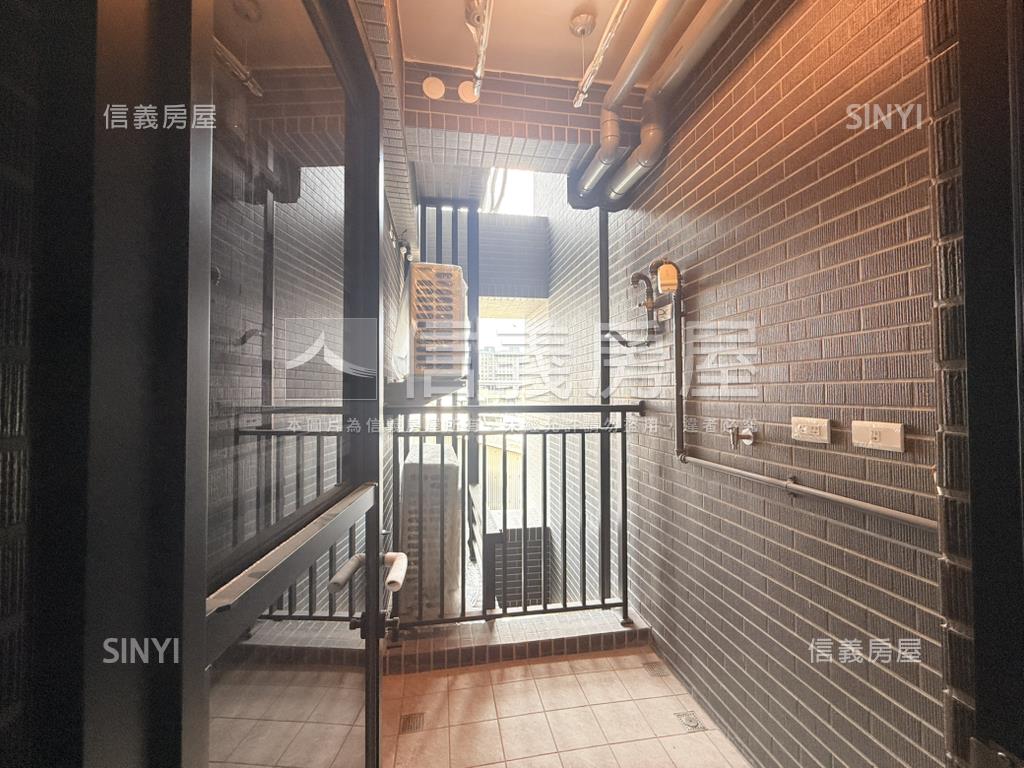 昂峰惟美方正三房美宅房屋室內格局與周邊環境