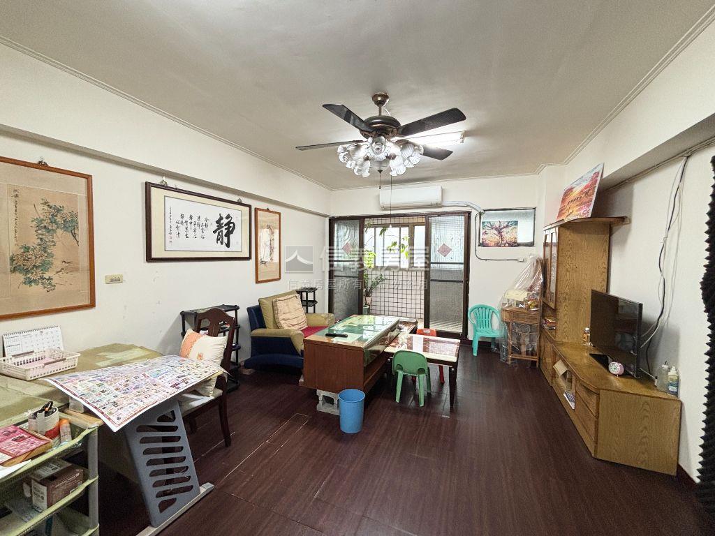 儷景雙星大器三房房屋室內格局與周邊環境