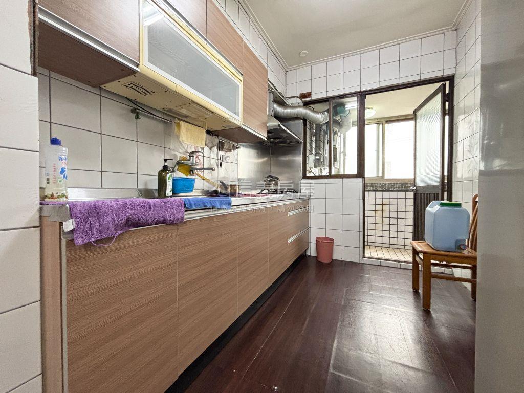 儷景雙星大器三房房屋室內格局與周邊環境