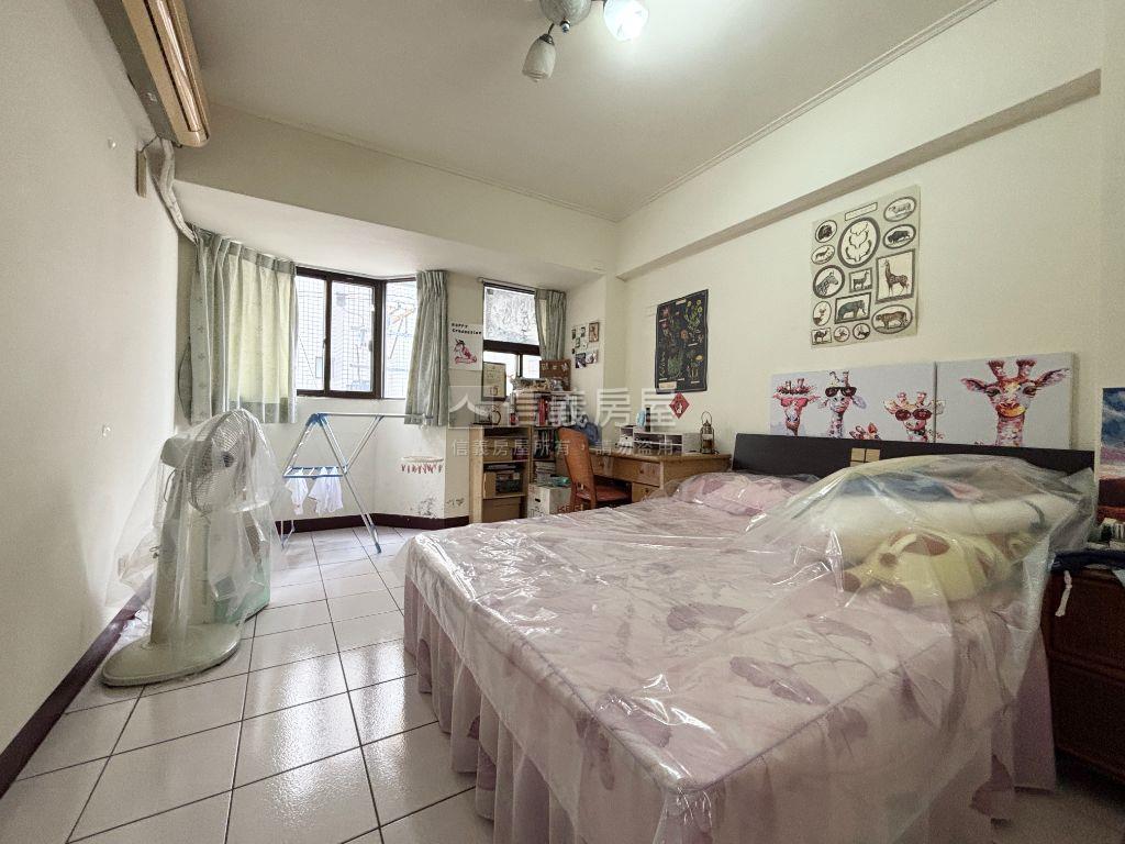 儷景雙星大器三房房屋室內格局與周邊環境