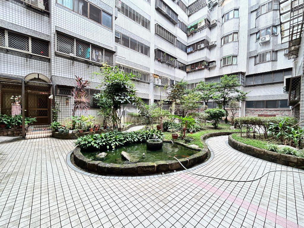 儷景雙星大器三房房屋室內格局與周邊環境