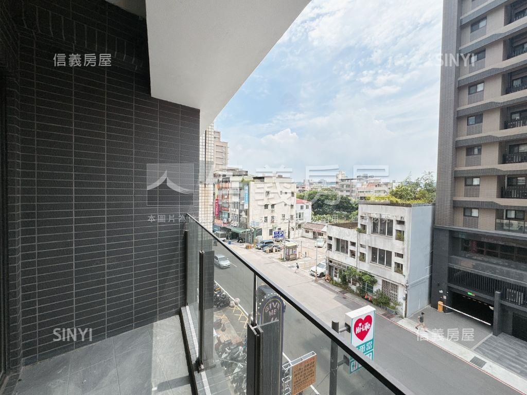 有謙４１期近市區三房車位房屋室內格局與周邊環境
