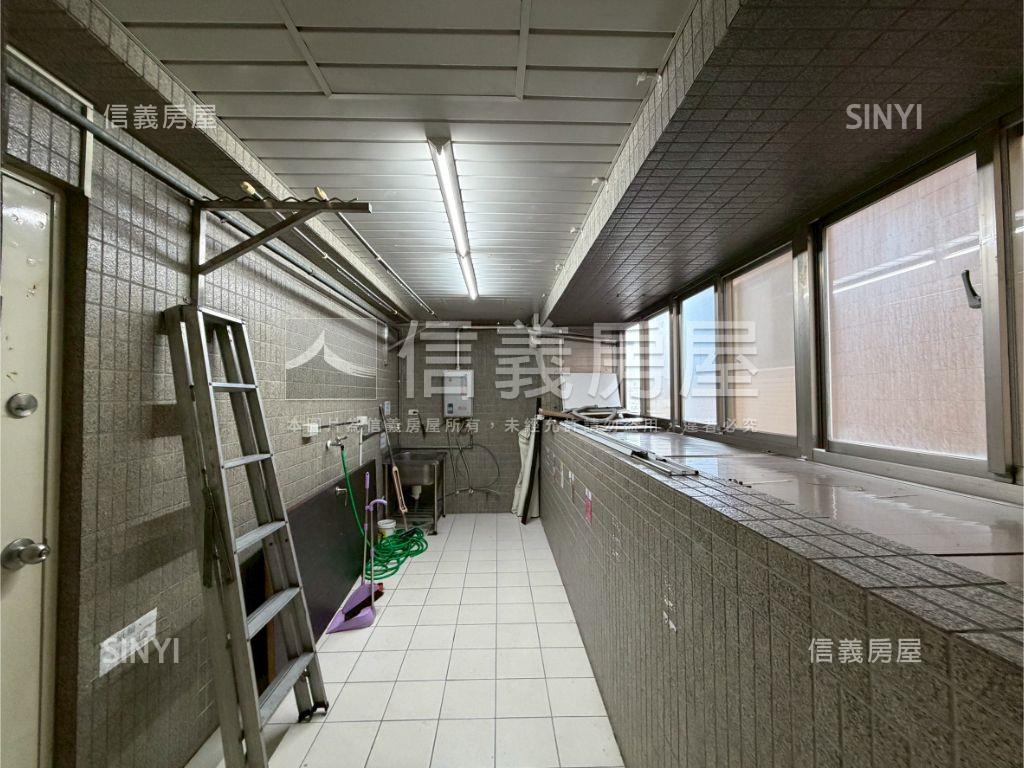 市府捷運台北京華大樓房屋室內格局與周邊環境