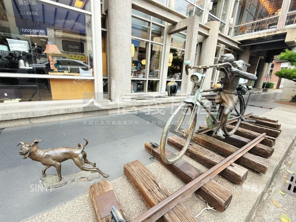 專任近公益路鼎王三房車位房屋室內格局與周邊環境