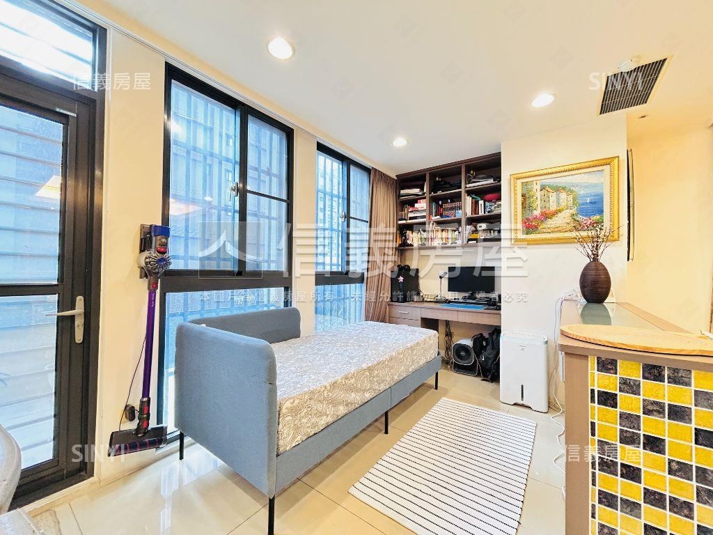 ＲＯＯＭ１８稀有露臺戶房屋室內格局與周邊環境