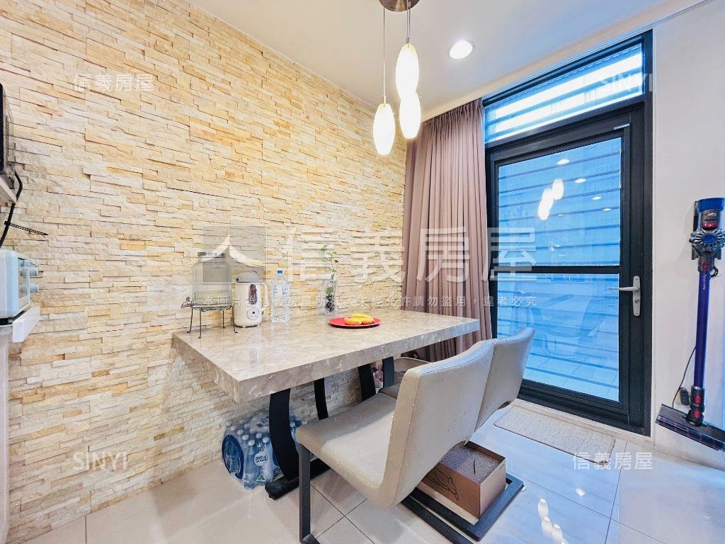 ＲＯＯＭ１８稀有露臺戶房屋室內格局與周邊環境