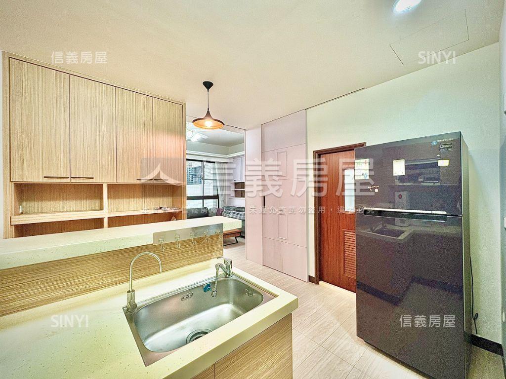 南科｜邊間質感雙車別墅房屋室內格局與周邊環境