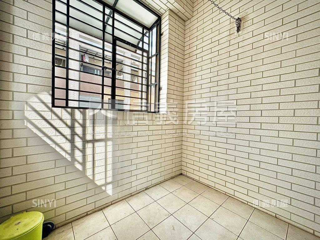 南科｜邊間質感雙車別墅房屋室內格局與周邊環境