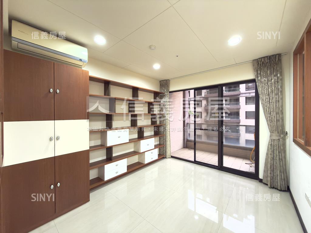 首璽四房雙車位房屋室內格局與周邊環境