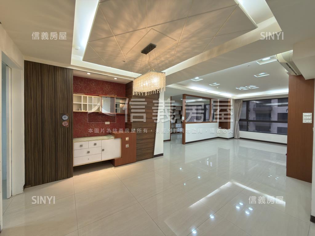 首璽四房雙車位房屋室內格局與周邊環境