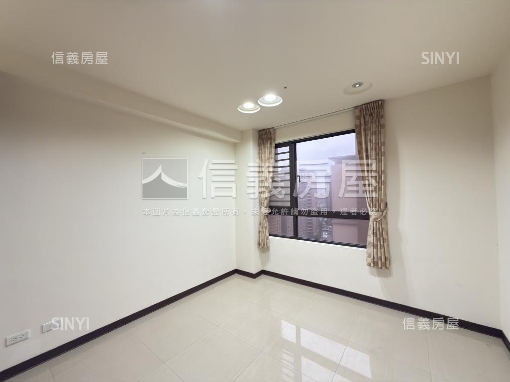 首璽四房雙車位房屋室內格局與周邊環境