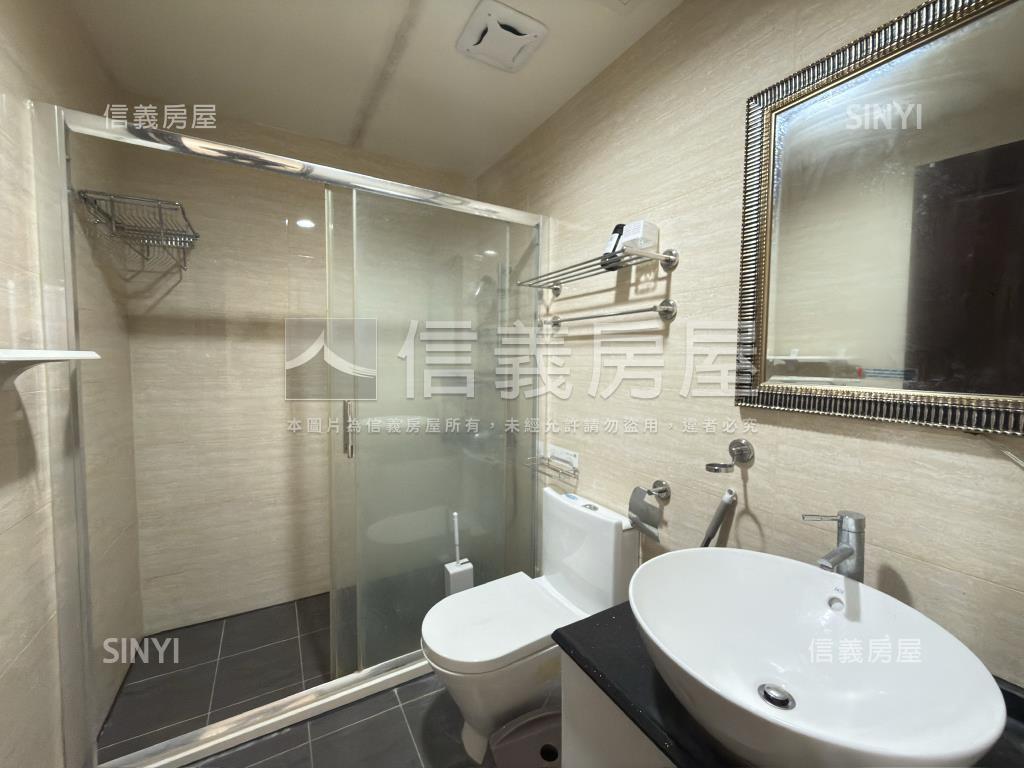 首璽四房雙車位房屋室內格局與周邊環境