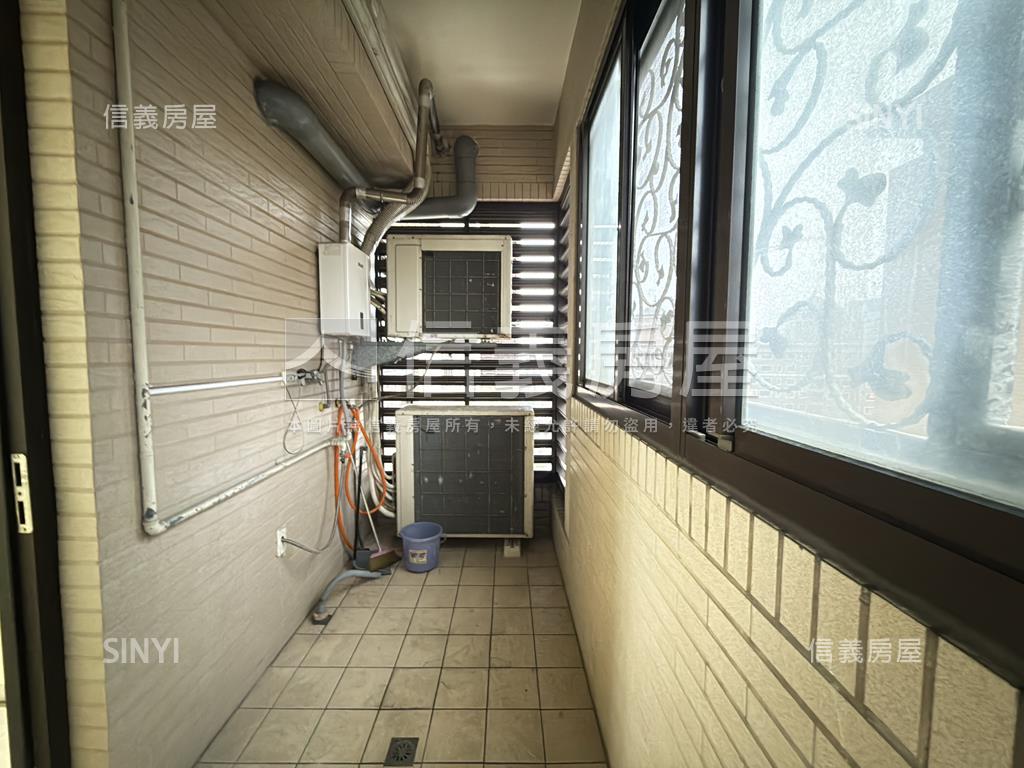 首璽四房雙車位房屋室內格局與周邊環境