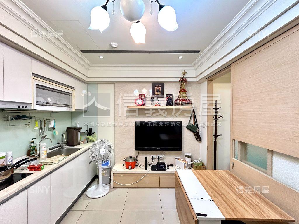 頂溪新時代稀有兩房車位房屋室內格局與周邊環境