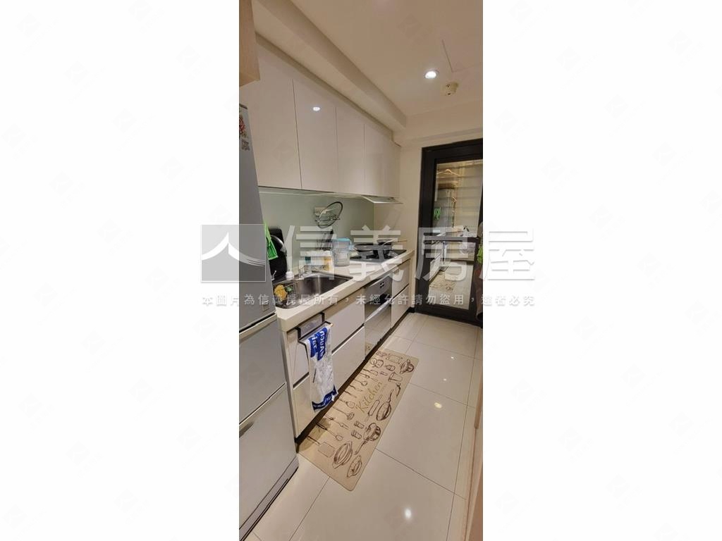 超花時尚裝潢兩房車位房屋室內格局與周邊環境