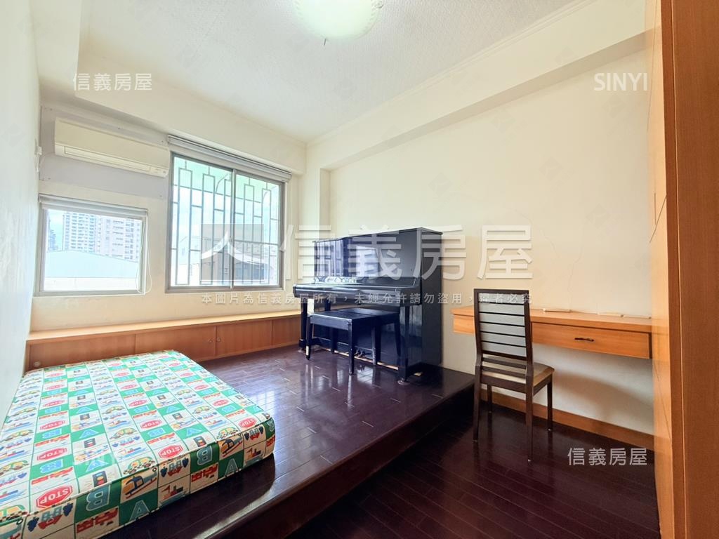 近安平國小臨路朝南店住房屋室內格局與周邊環境