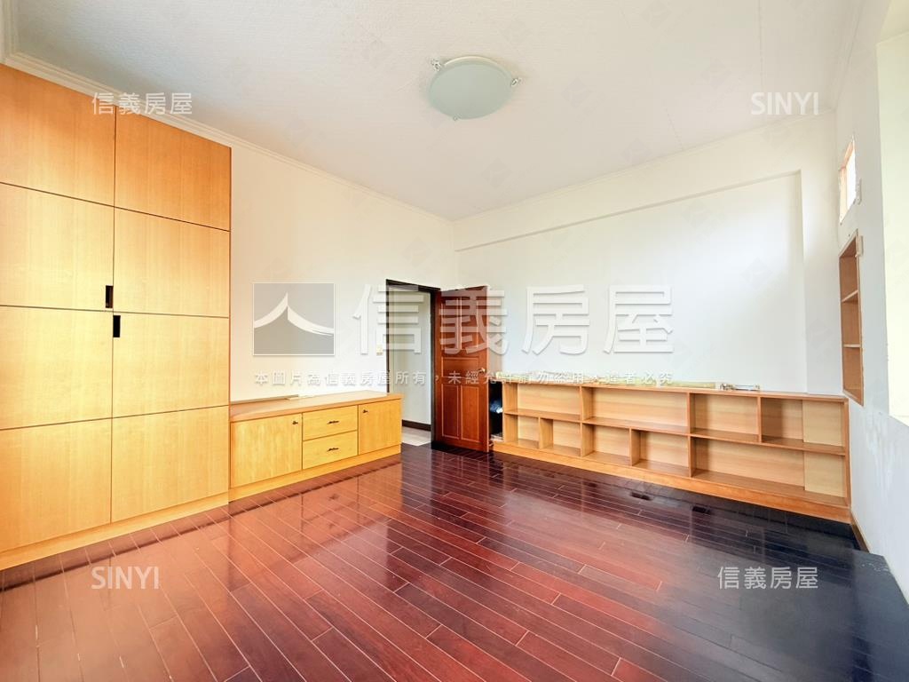 近安平國小臨路朝南店住房屋室內格局與周邊環境